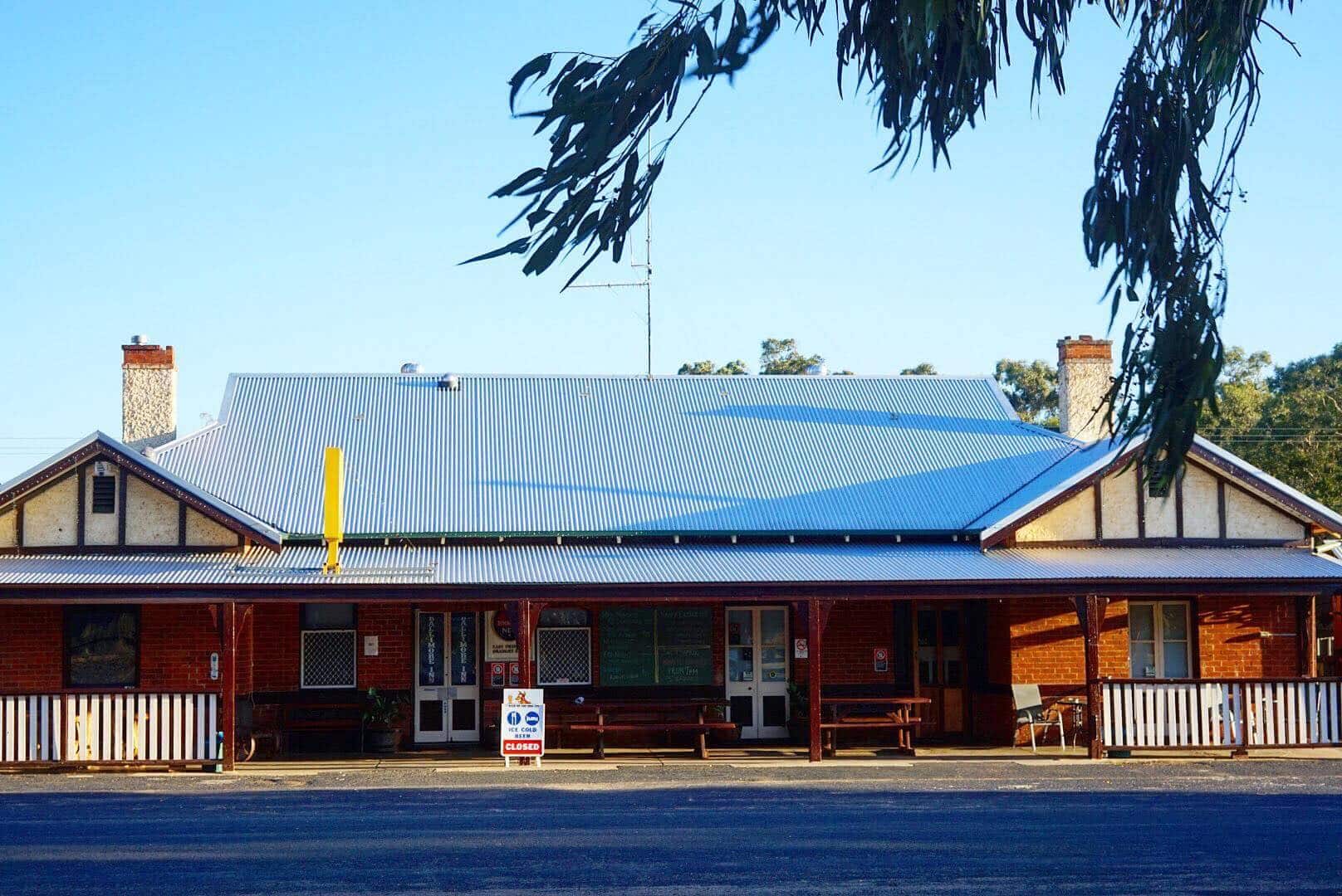 Ballimore Inn - Hair of the Dog Inn -Ballimore, NSW – Country Pub Camping