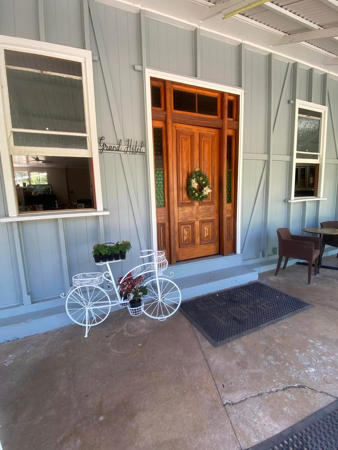 The Grand Hotel, Many Peaks, Qld