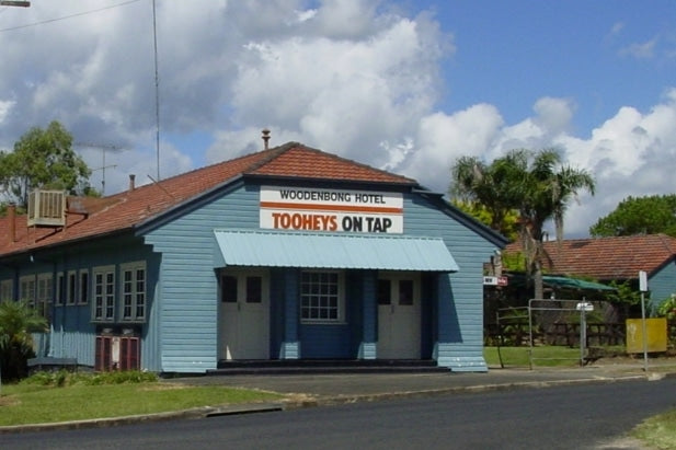 Woodenbong-Hotel-crop 300-60 (1)_cr