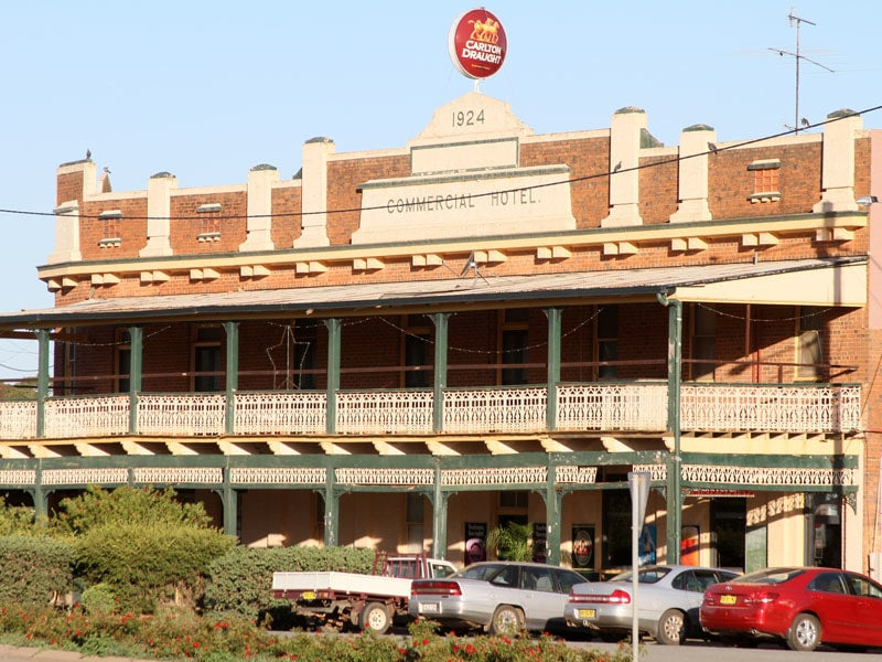 Commercial Hotel, Barellan NSW – Country Pub Camping