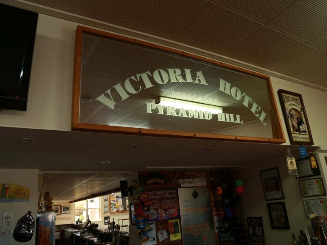 pyramid hill pub